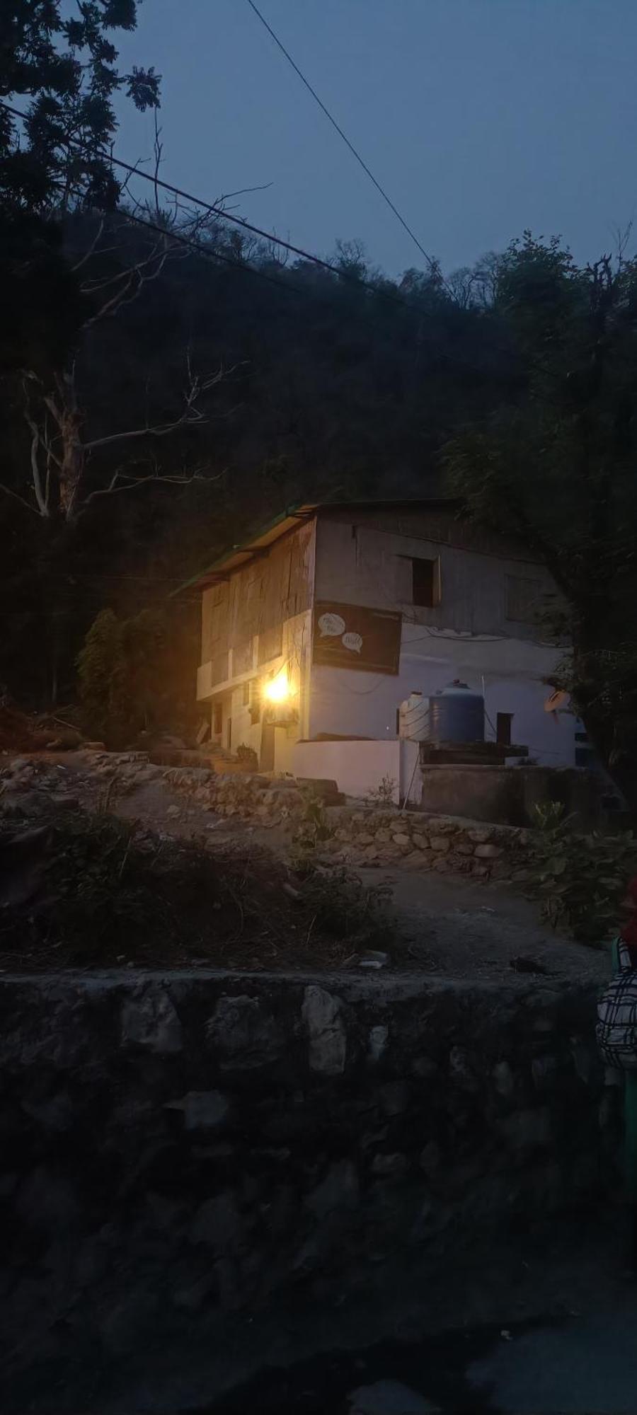 A Pousada Blabla House Rishīkesh Exterior foto