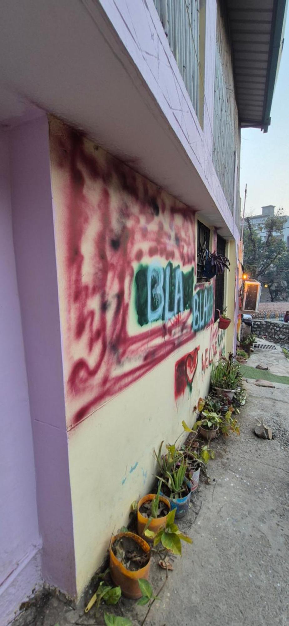 A Pousada Blabla House Rishīkesh Exterior foto